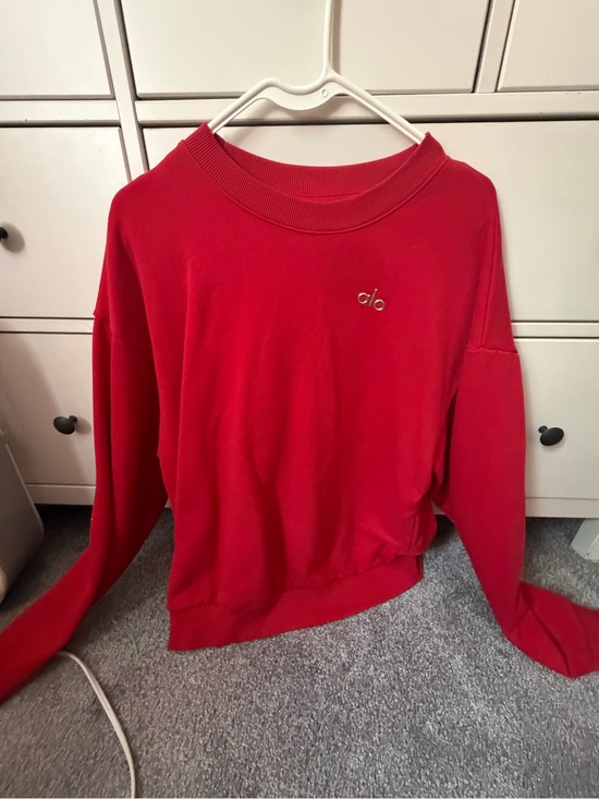 ALO Yoga Tops - Alo yoga crewneck